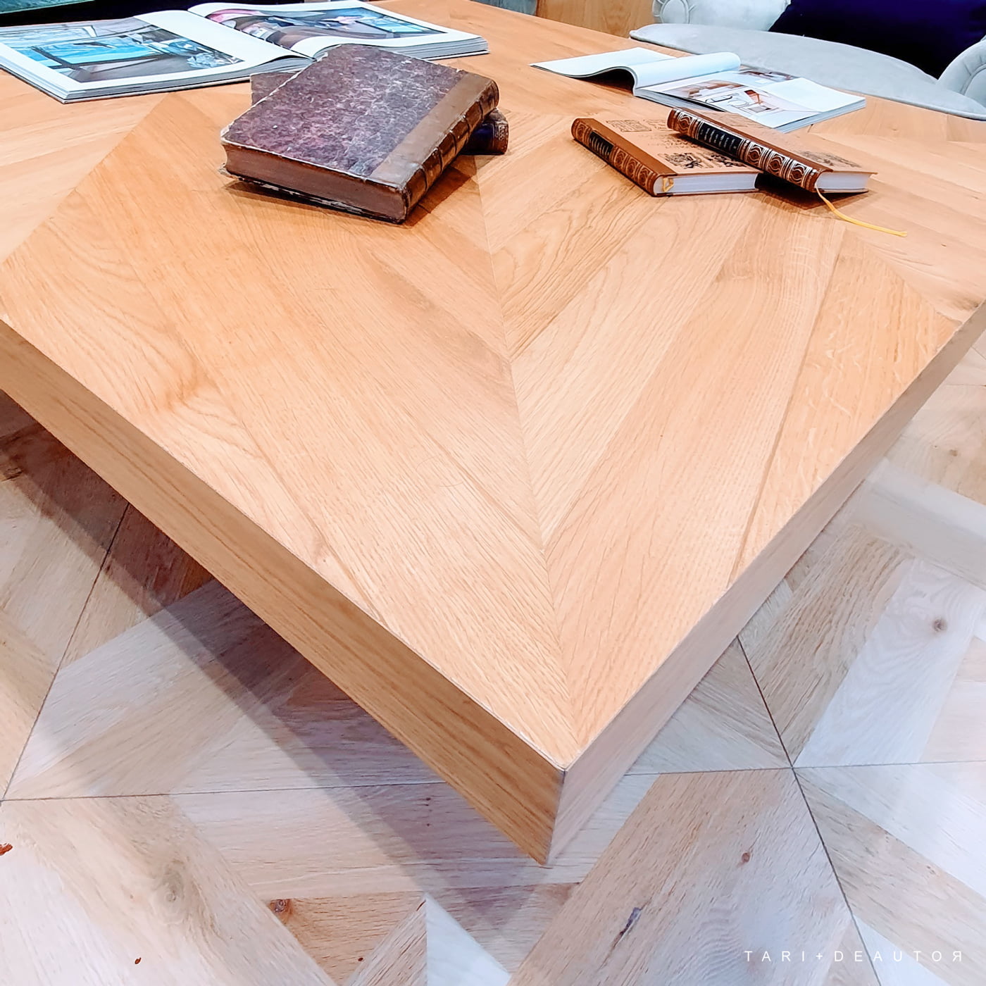 Mesa de madera natural y forja artesanal