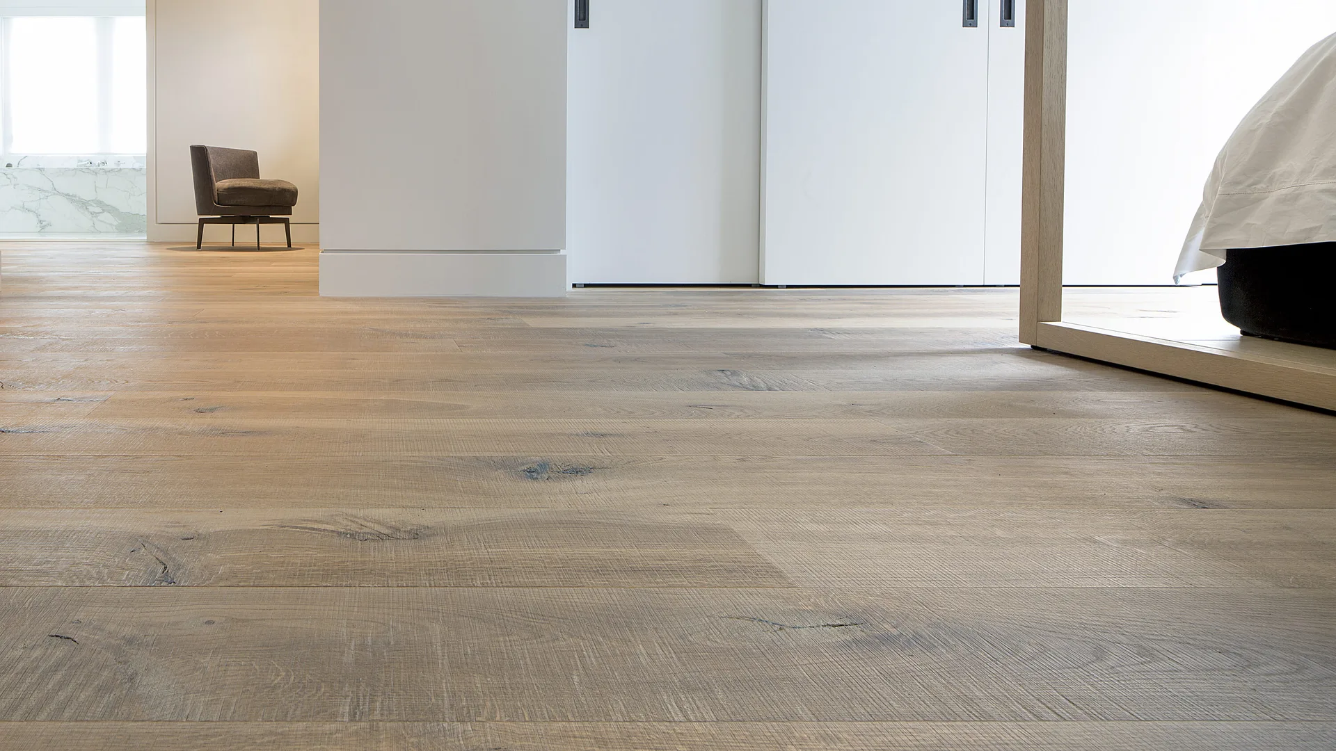 Tarima de madera natural para interior
