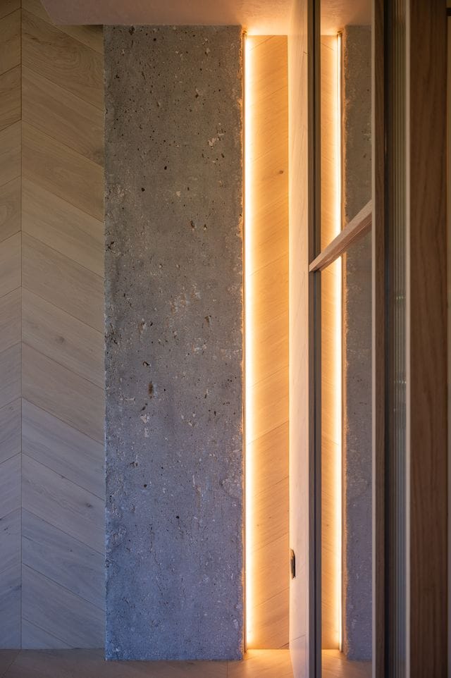 Proyecto de tarima de madera natural para DAAR ARQUITECTURA