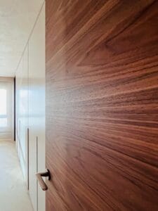 Proyecto de tarima de madera natural para DAAR ARQUITECTURA